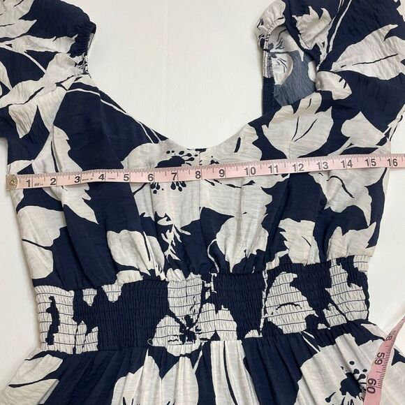 Tinsel Petite Floral-Print Flutter-Sleeve Tiered Maxi Dress Navy Blue and White - Picture 8 of 13